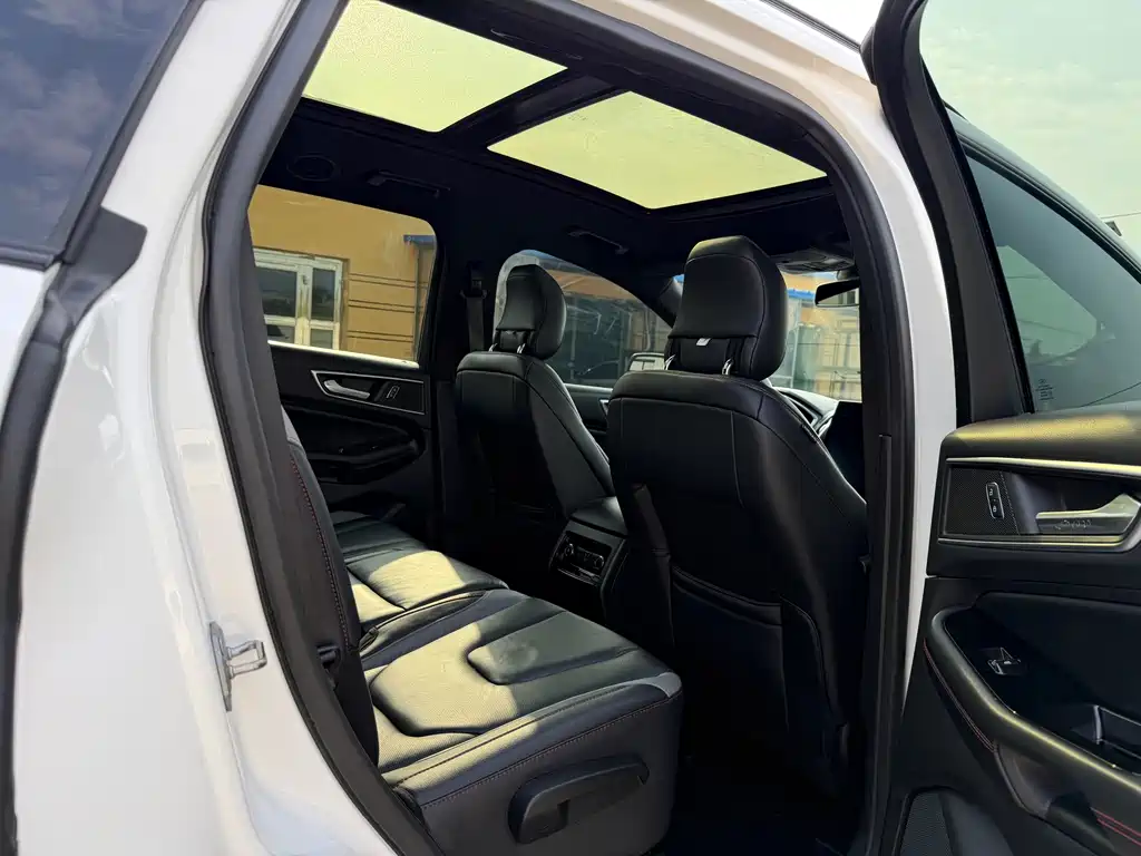 Ford Edge — фото 13