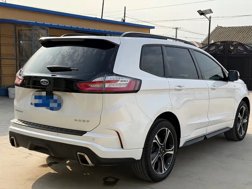 Ford Edge — фото 4