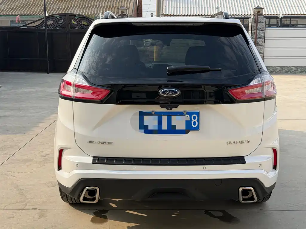 Ford Edge — фото 6