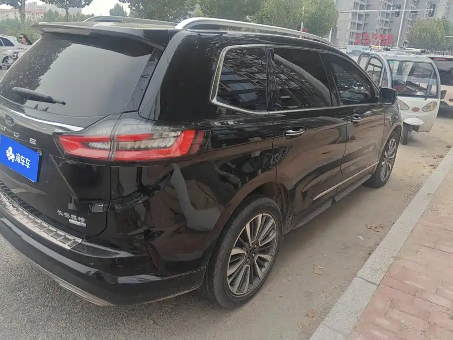 Ford Edge — фото 3
