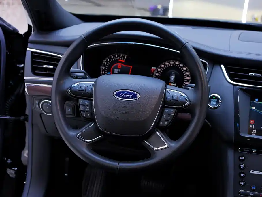 Ford Taurus — фото 24