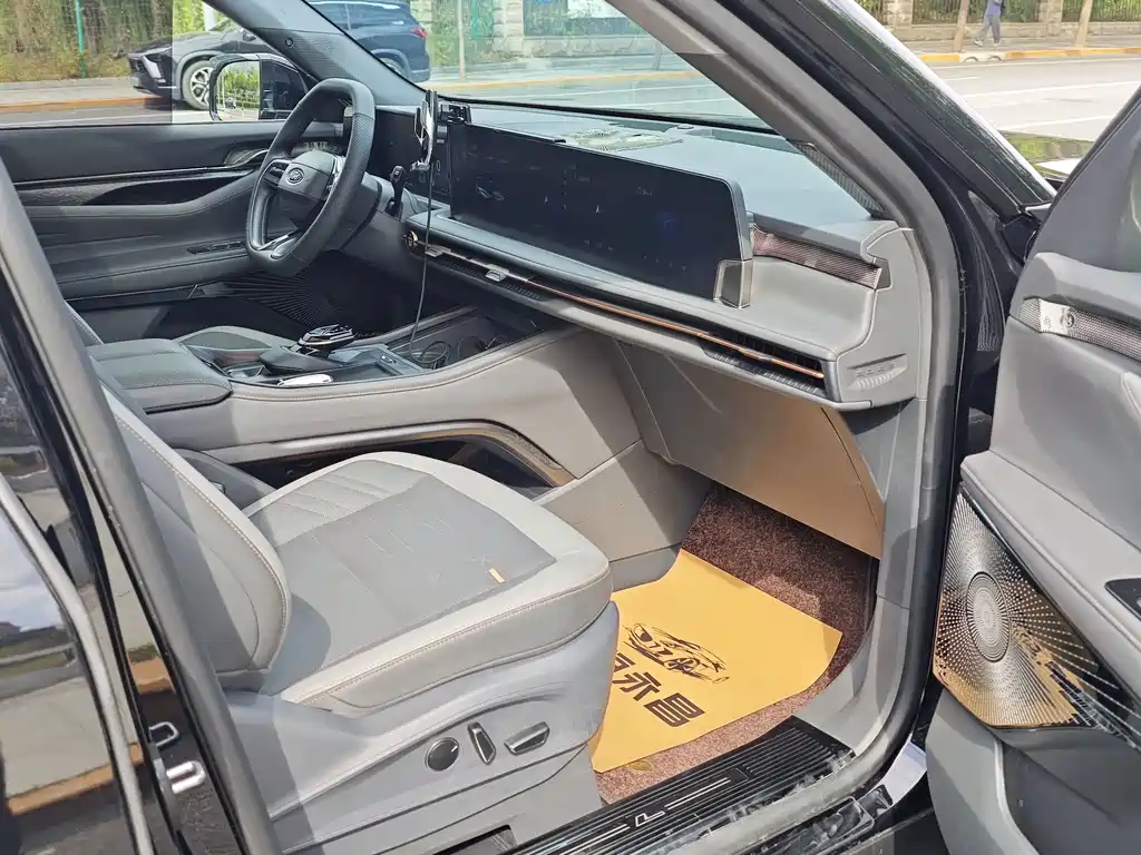 Ford Edge — фото 15