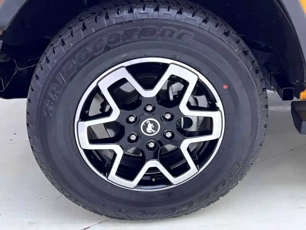 Ford Bronco — фото 11
