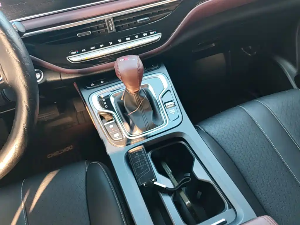 GAC Motor Trumpchi M6 — фото 14