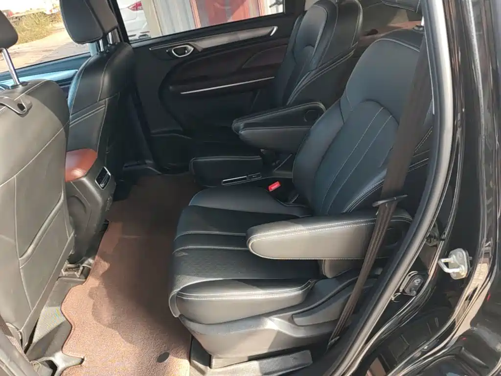 GAC Motor Trumpchi M6 — фото 17