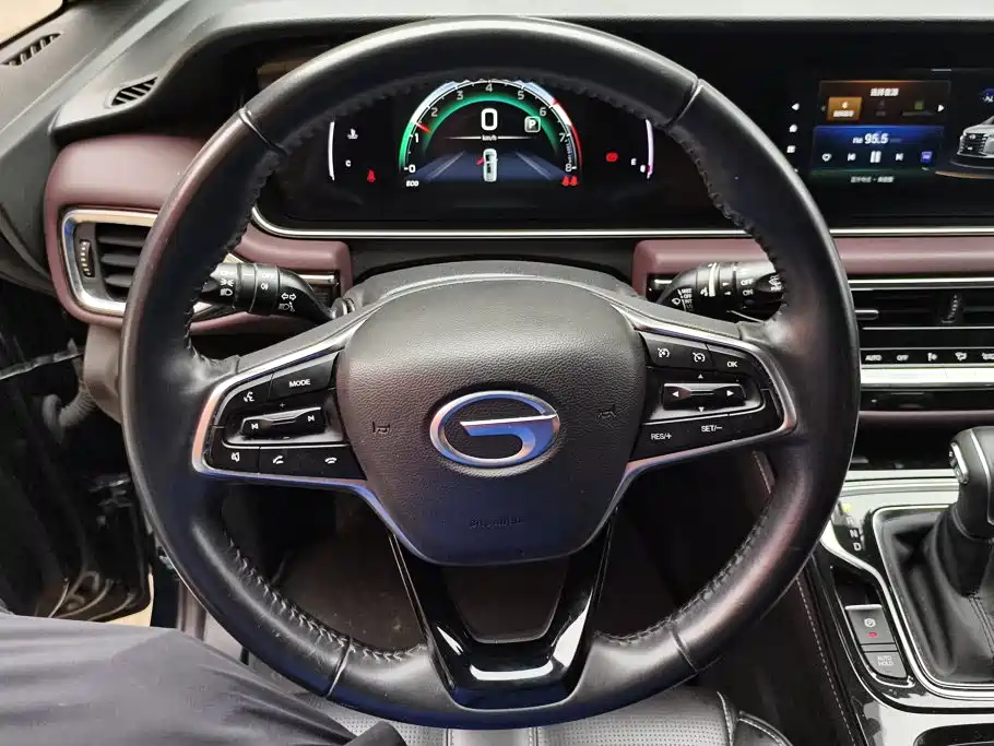 GAC Motor Trumpchi M6 — фото 15