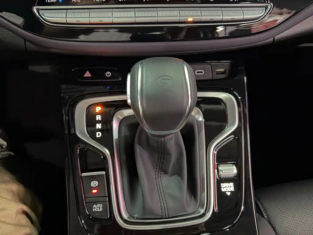GAC Motor Trumpchi M6 — фото 14