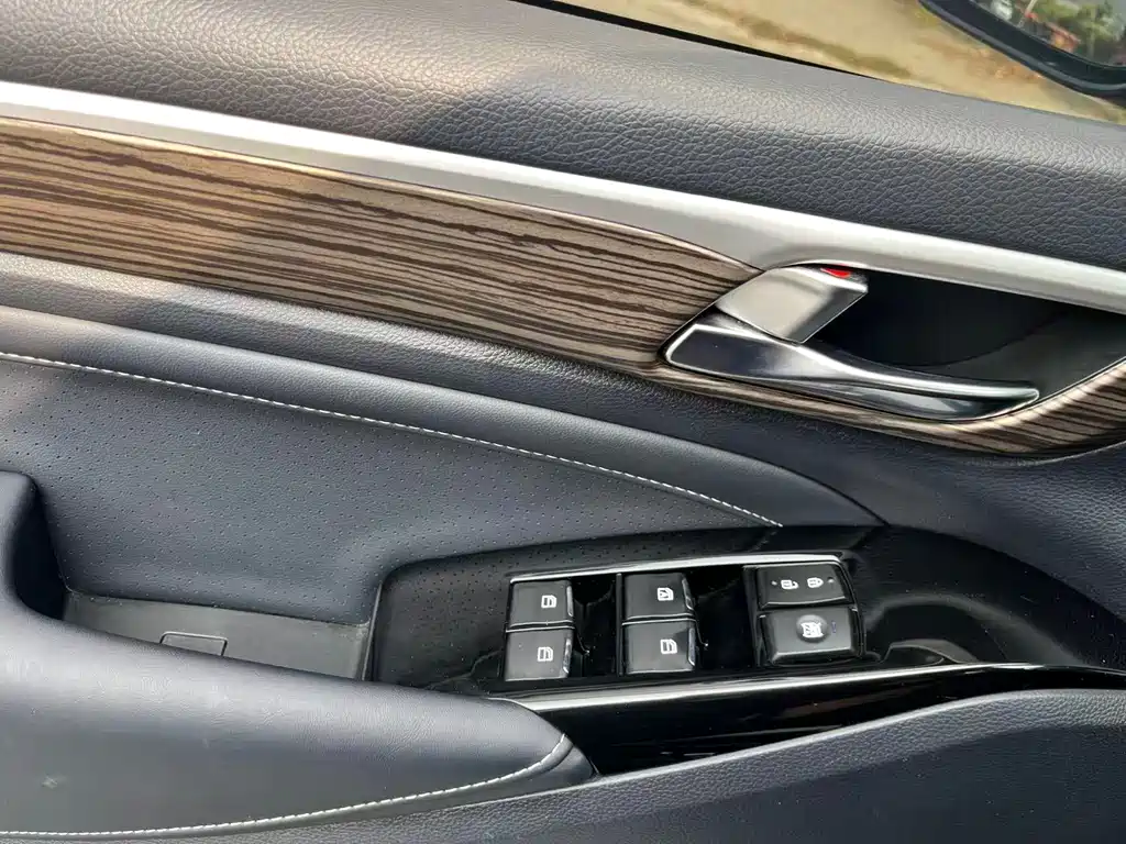GAC Motor Trumpchi M8 — фото 11