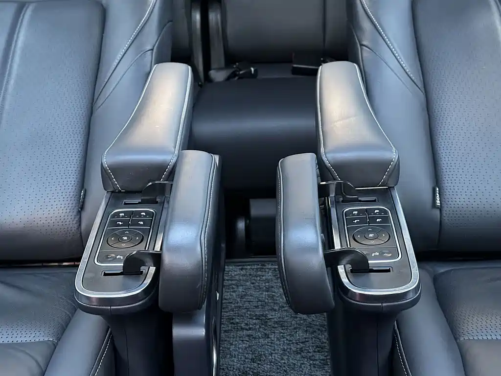 GAC Motor Trumpchi M8 — фото 17