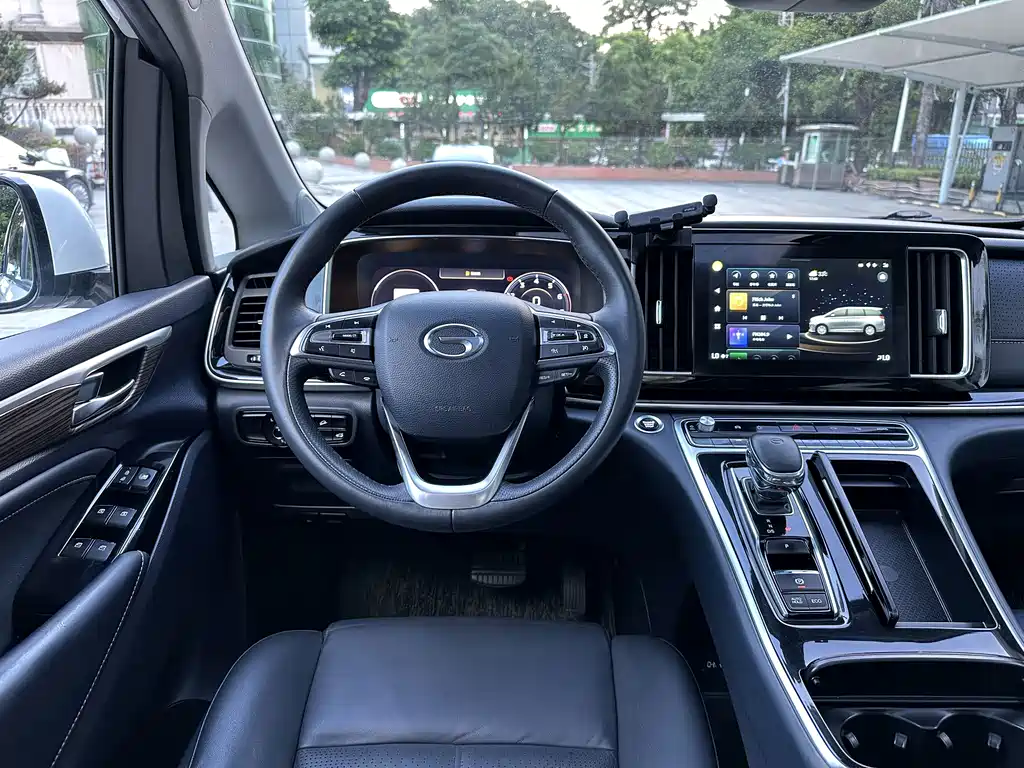GAC Motor Trumpchi M8 — фото 19