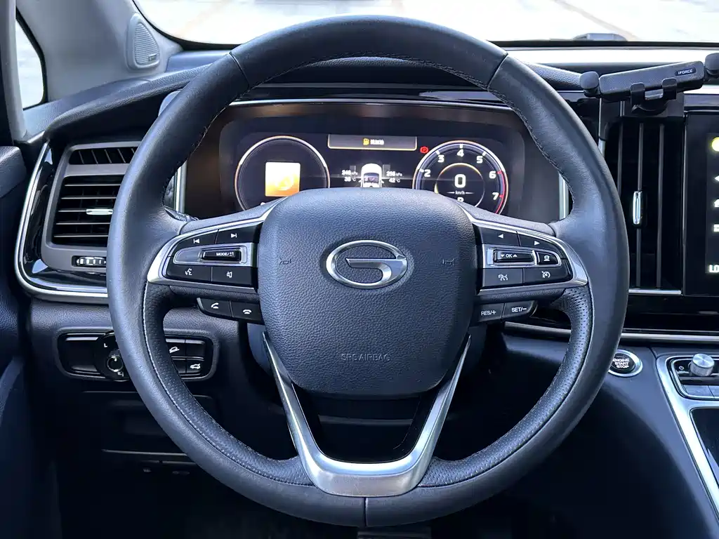 GAC Motor Trumpchi M8 — фото 21