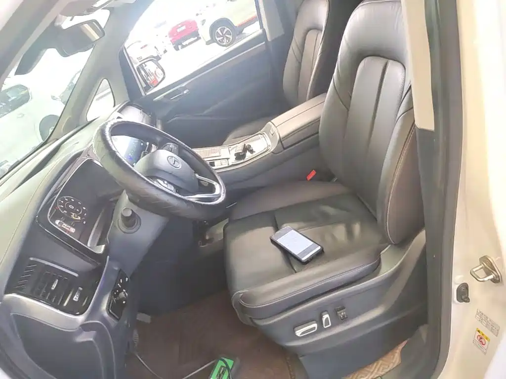 GAC Motor Trumpchi M8 — фото 15