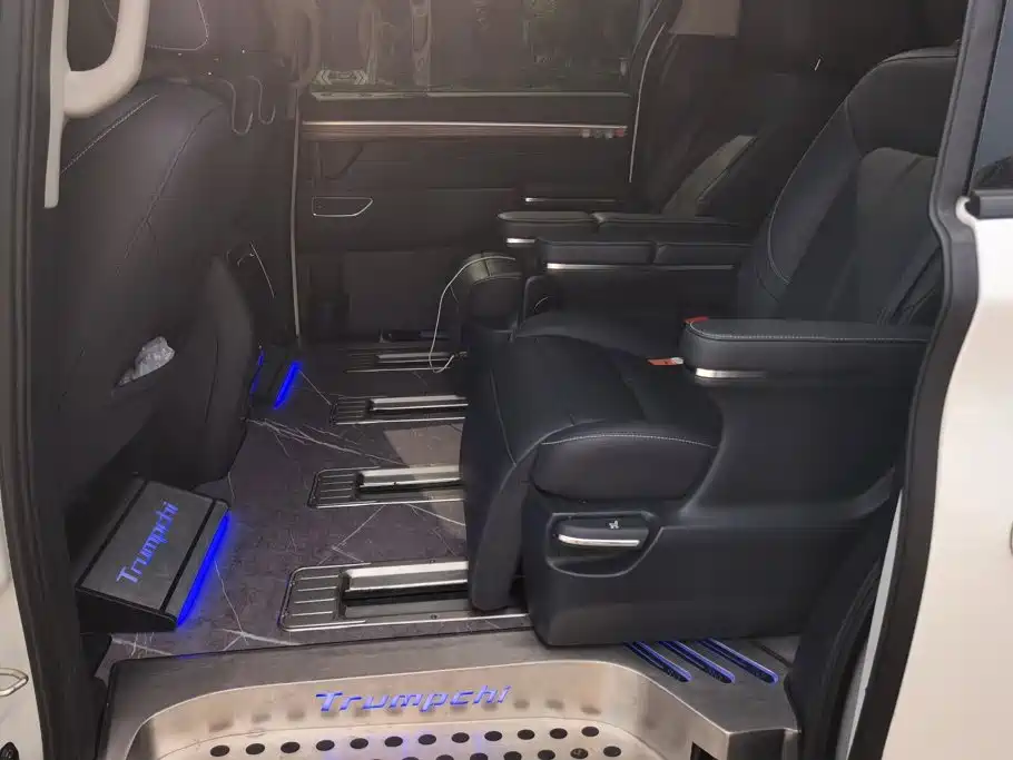 GAC Motor Trumpchi M8 — фото 11