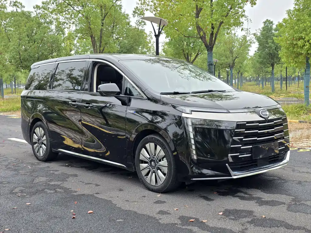 GAC Motor Trumpchi E8 PHEV — фото 3