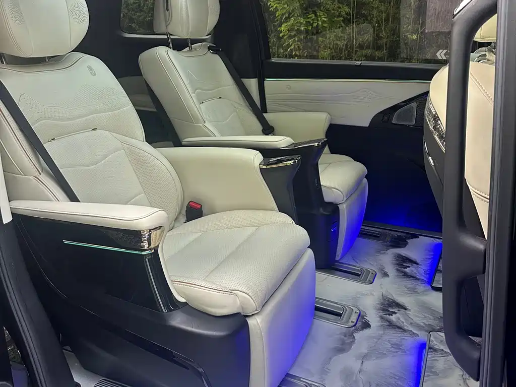 GAC Motor Trumpchi M8 — фото 14