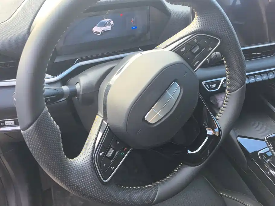 Geely Binyue — фото 15