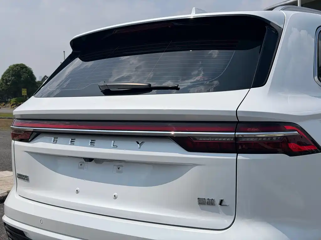 Geely Xingyue L — фото 36