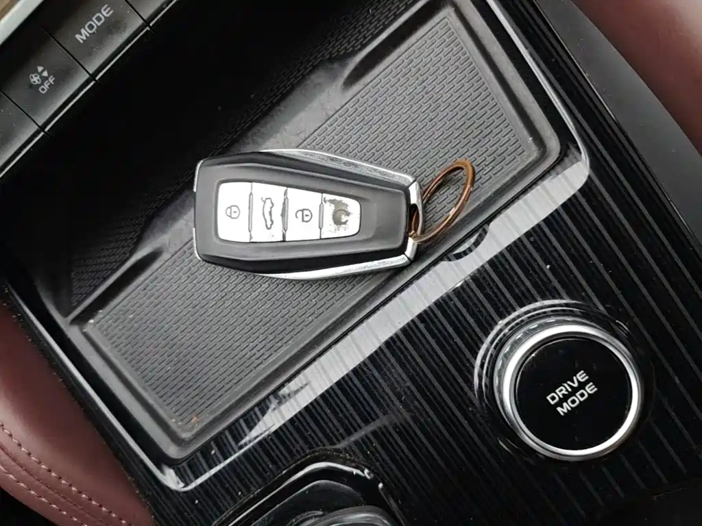 Geely Xingyue L — фото 9