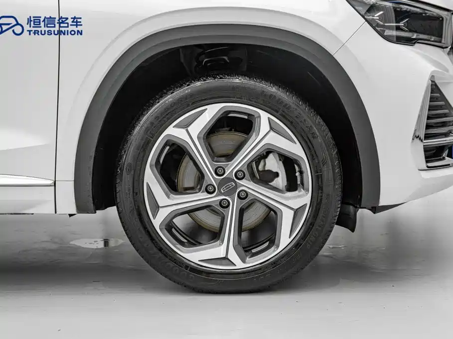 Geely Xingyue L — фото 11