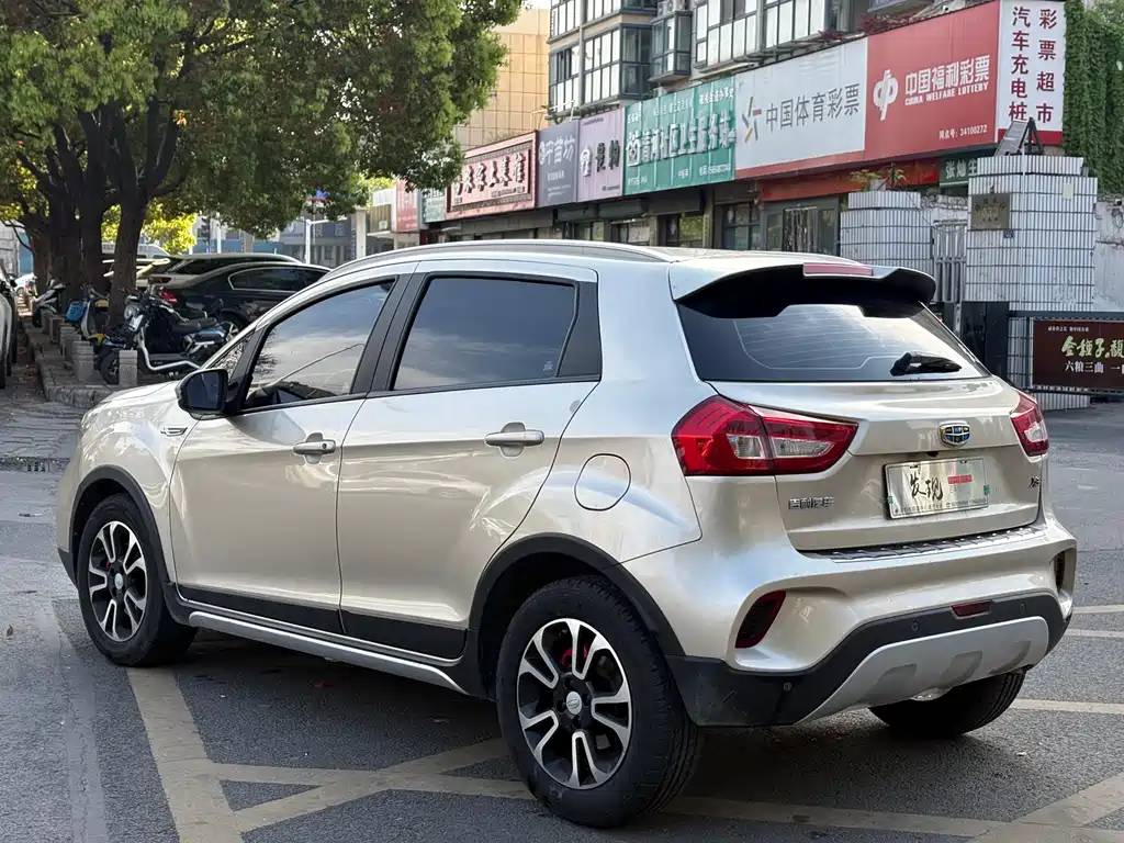 Geely Vision X3 — фото 12