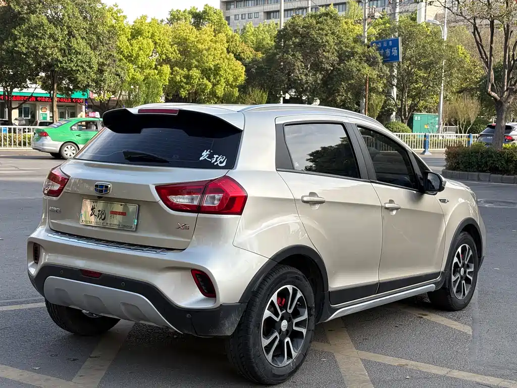 Geely Vision X3 — фото 10