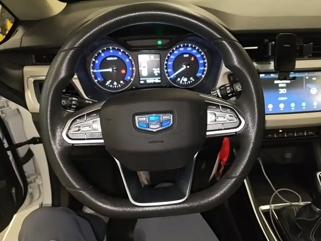 Geely Vision X3 — фото 11