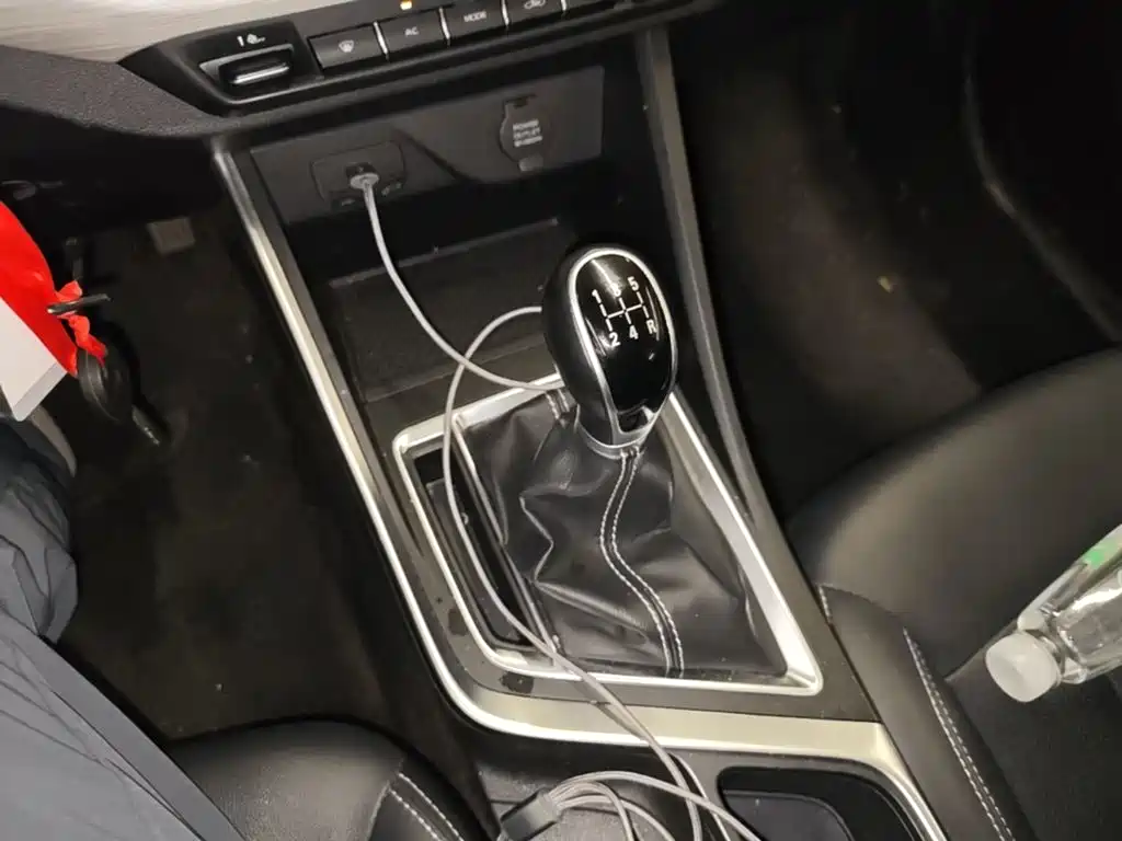 Geely Vision X3 — фото 14