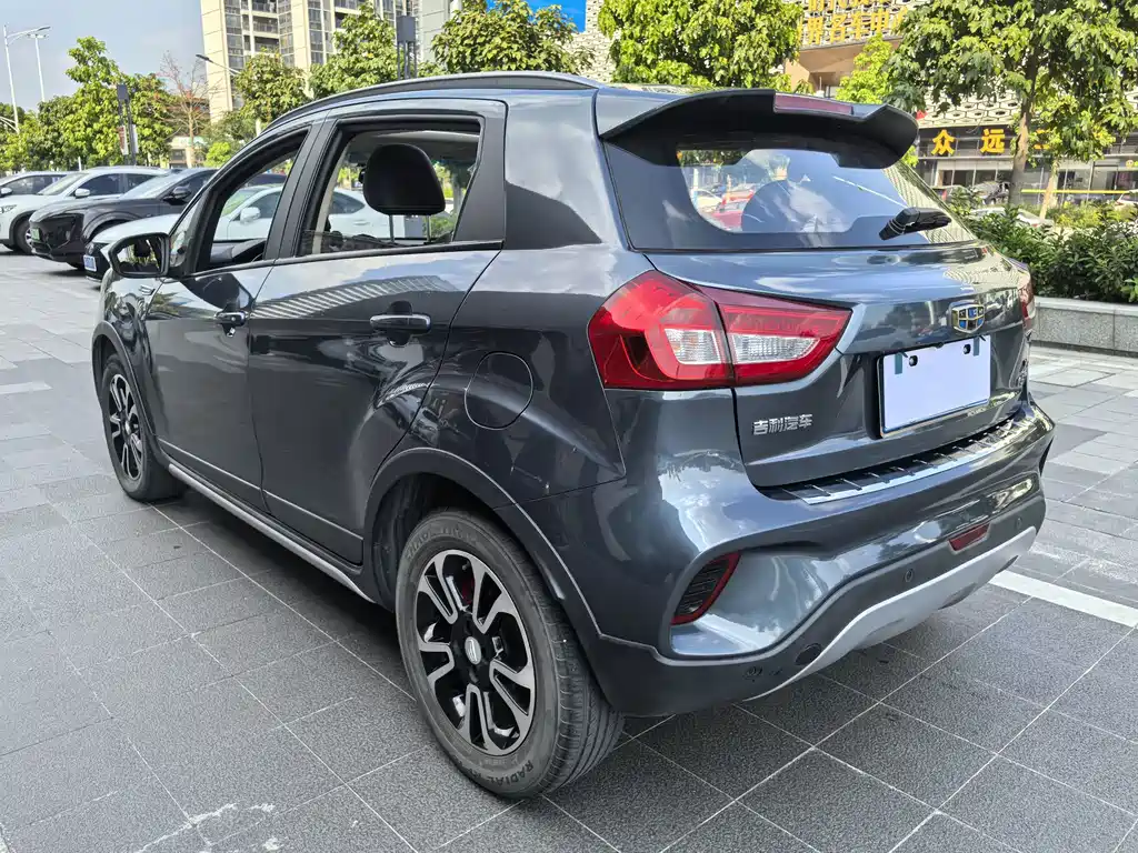 Geely Vision X3 — фото 6
