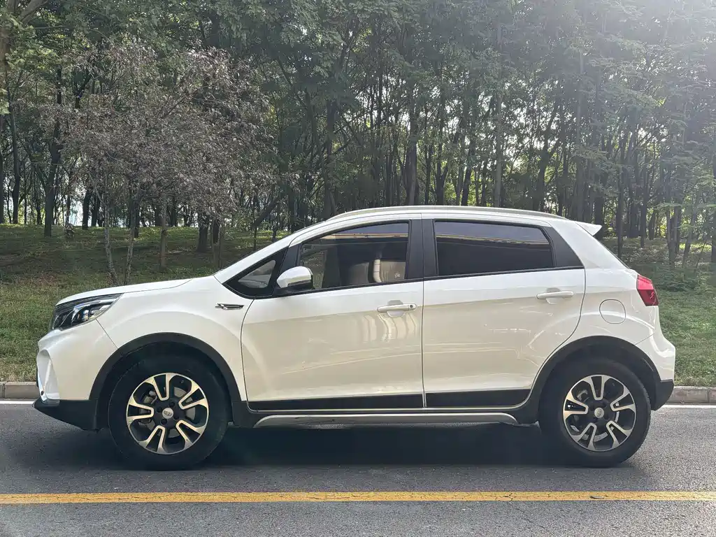 Geely Vision X3 — фото 3