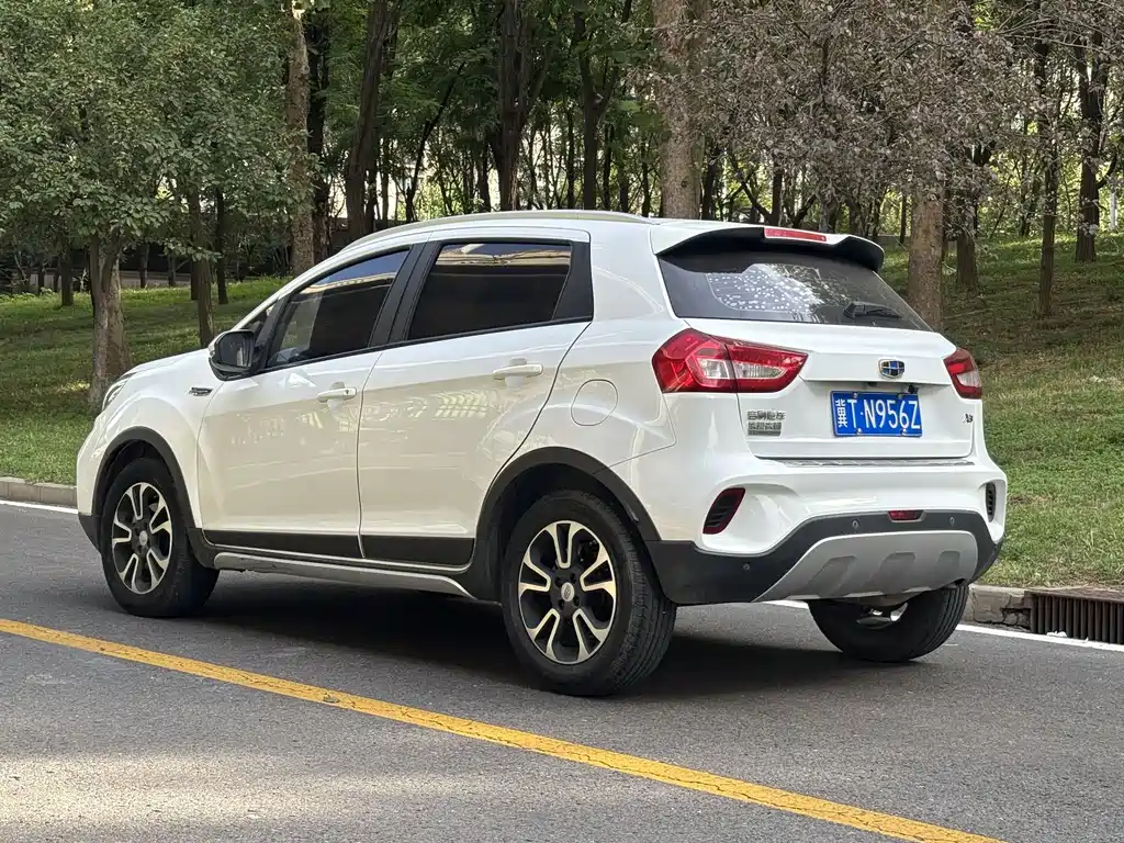 Geely Vision X3 — фото 4