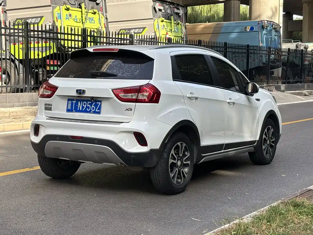 Geely Vision X3 — фото 6