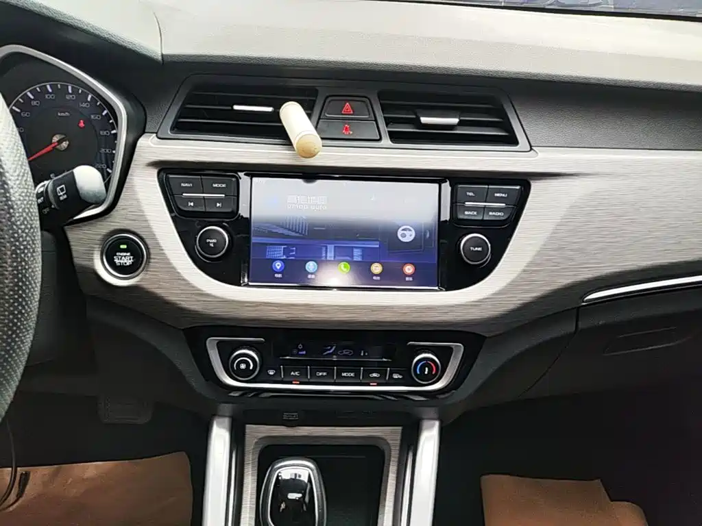 Geely Vision X3 — фото 13