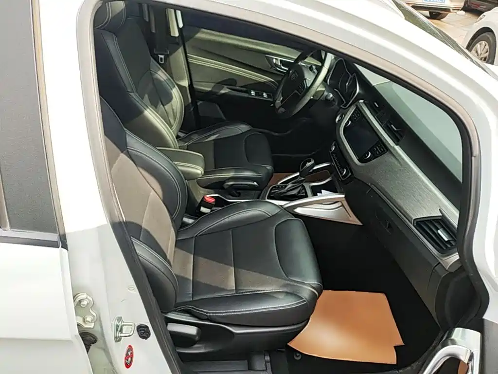 Geely Vision X3 — фото 25