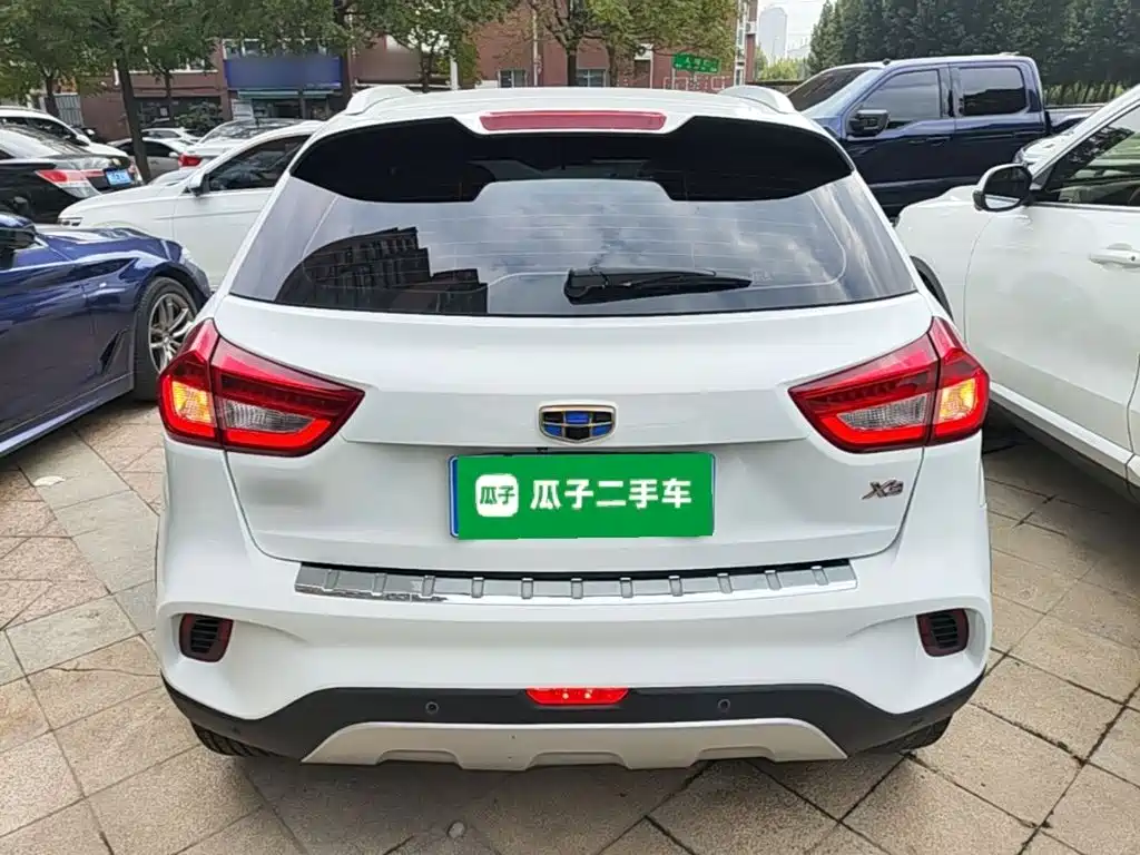 Geely Vision X3 — фото 6