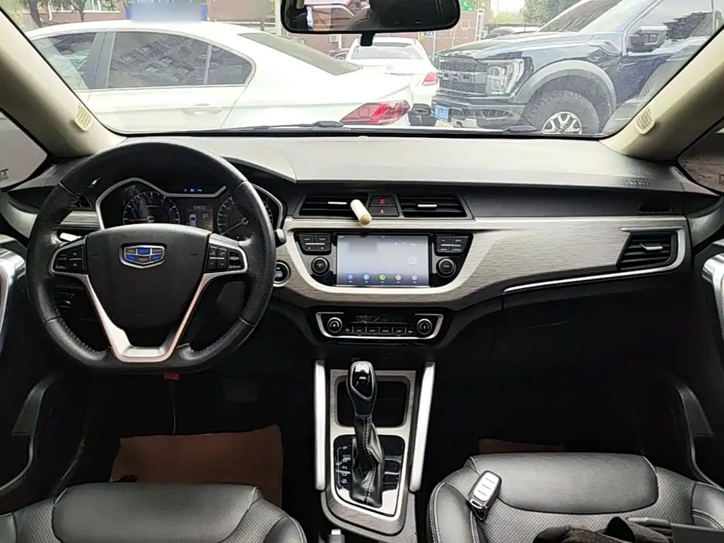 Geely Vision X3 — фото 10