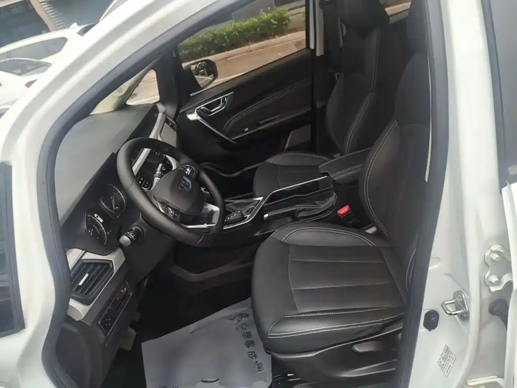 Geely Vision X3 — фото 15
