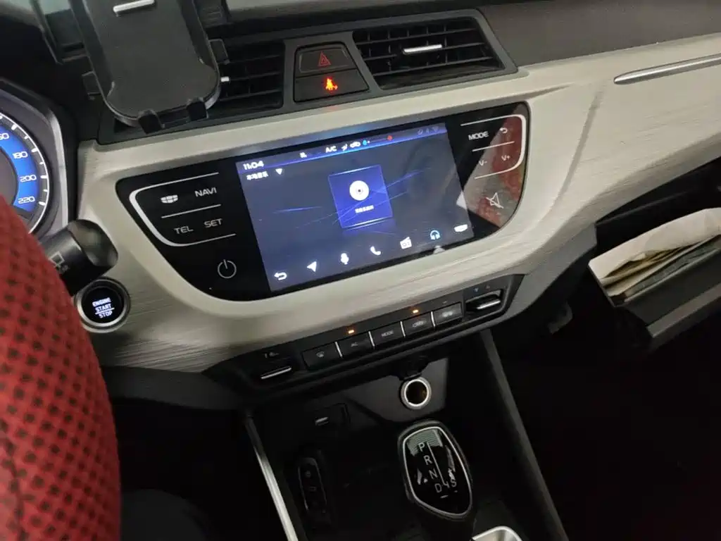 Geely Vision X3 — фото 13