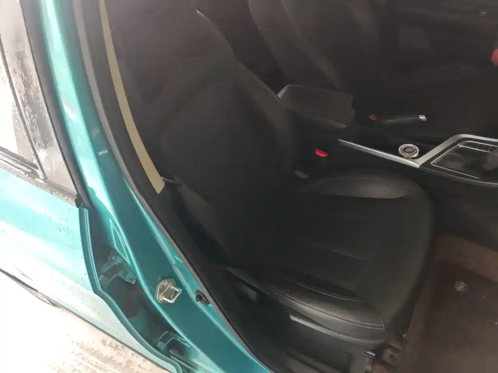 Geely Vision X3 — фото 25
