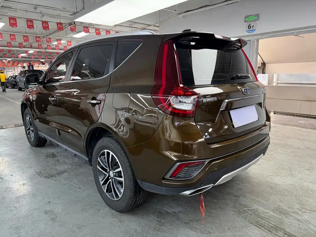 Geely Vision X6 — фото 12