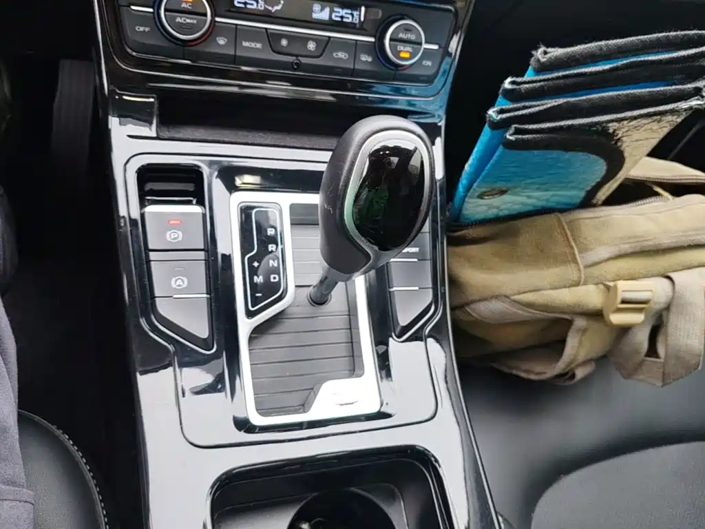 Geely Emgrand GL — фото 14