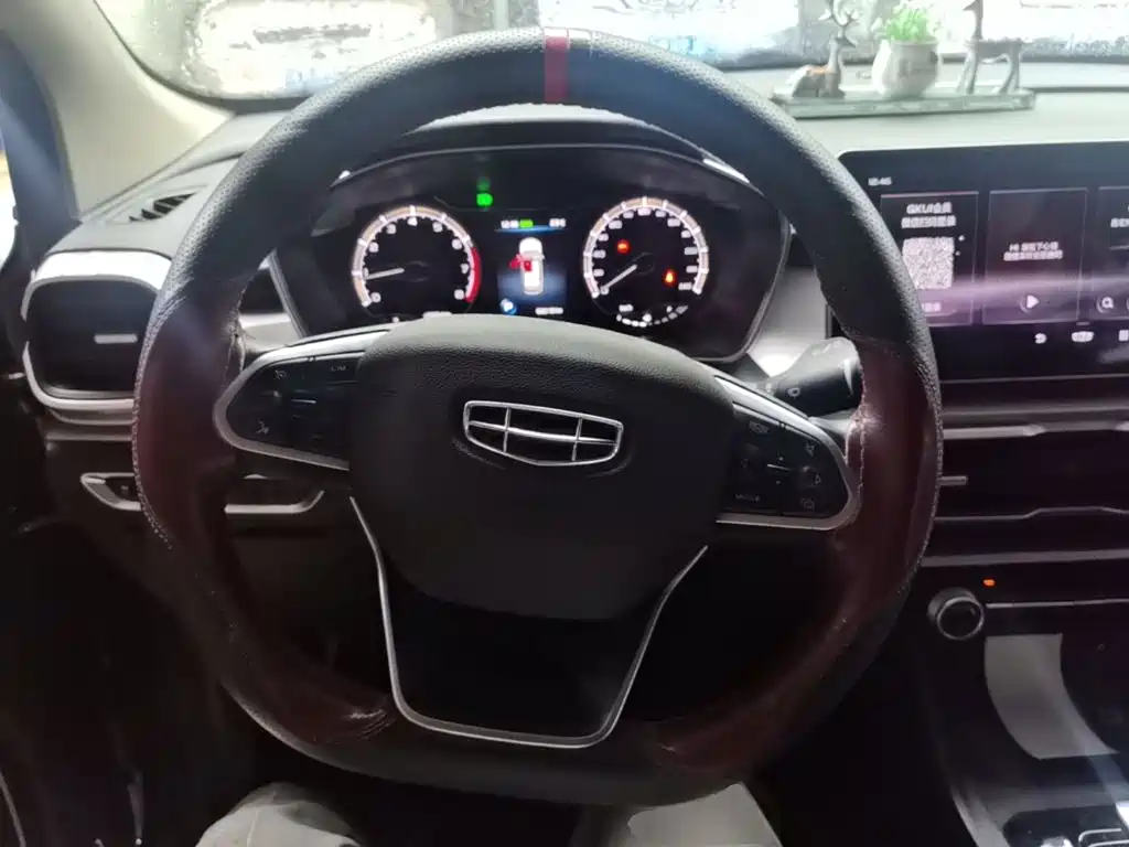 Geely Binyue — фото 11