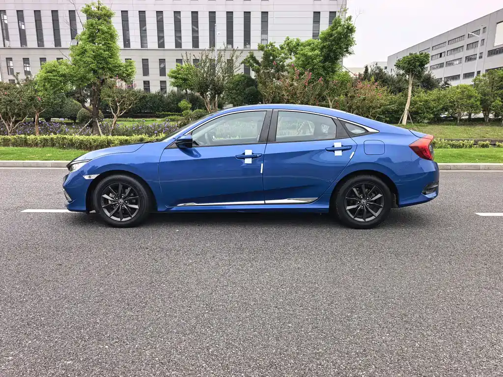Honda Civic — фото 10