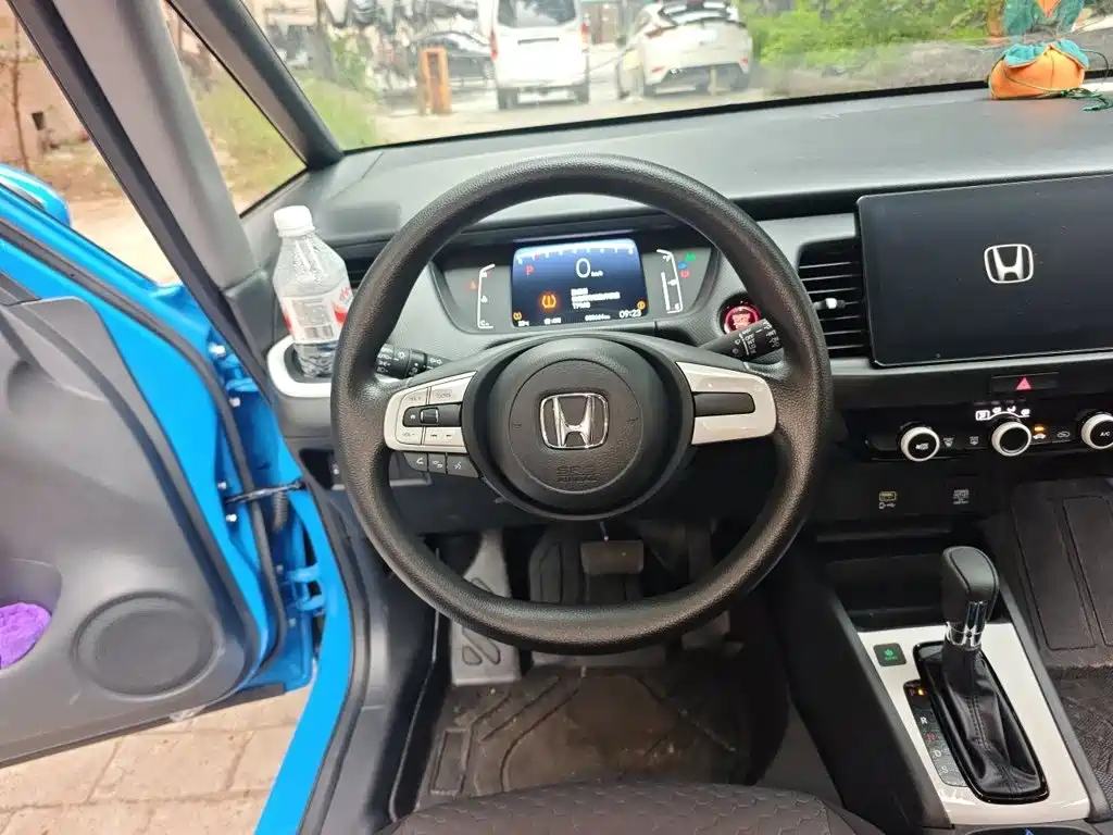 Honda Fit — фото 11