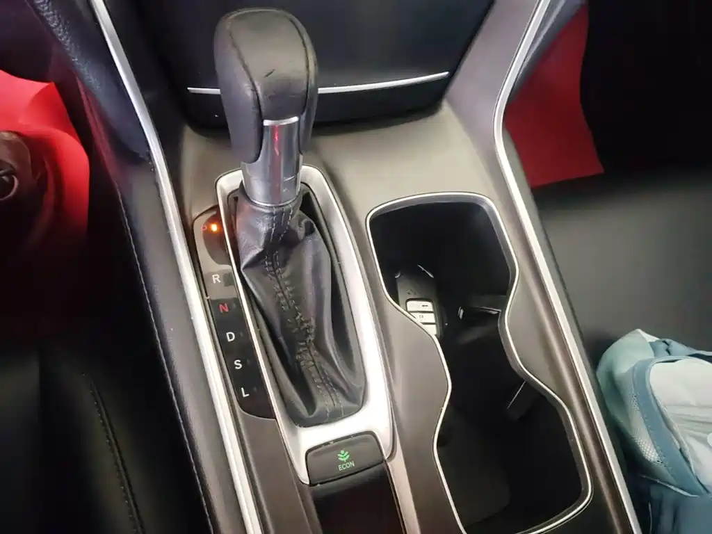 Honda Accord — фото 14