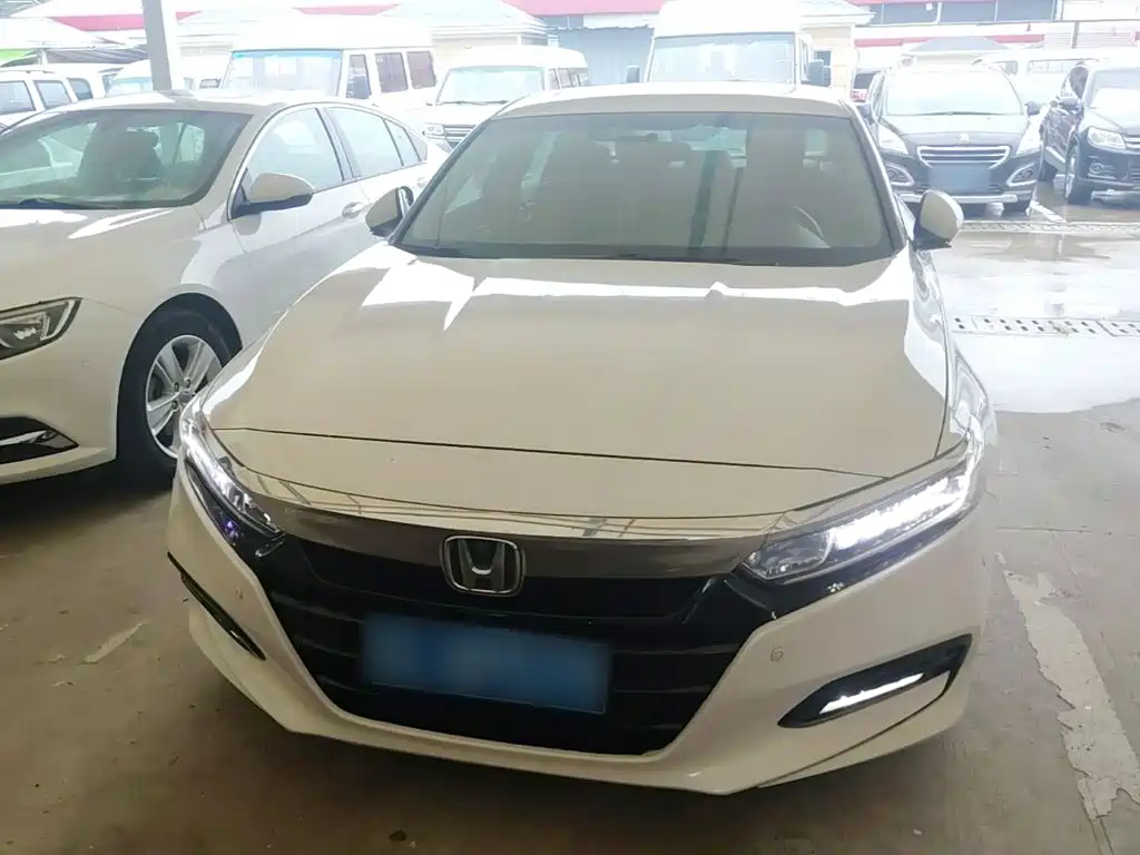 Honda Accord — фото 3