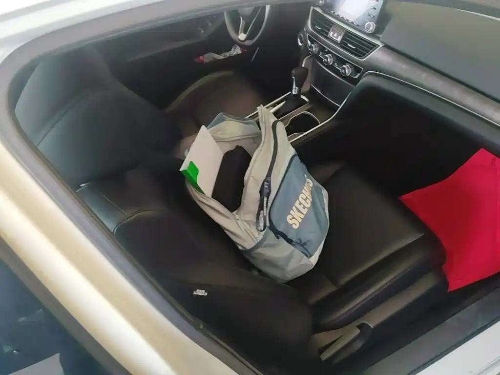 Honda Accord — фото 25