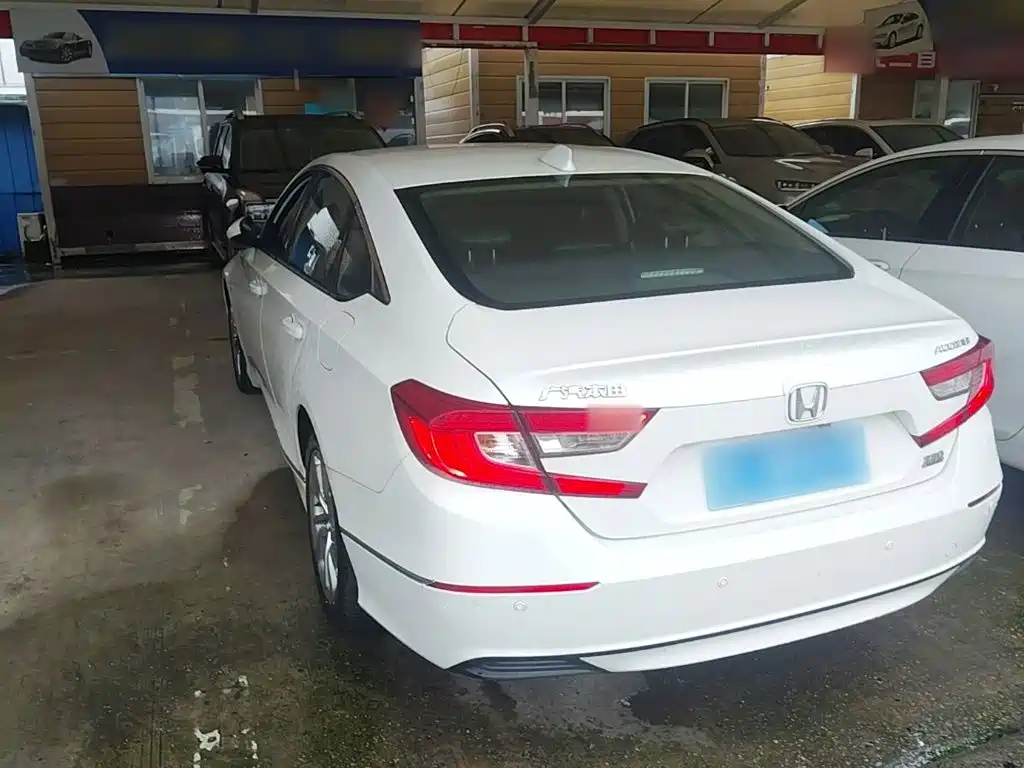 Honda Accord — фото 5