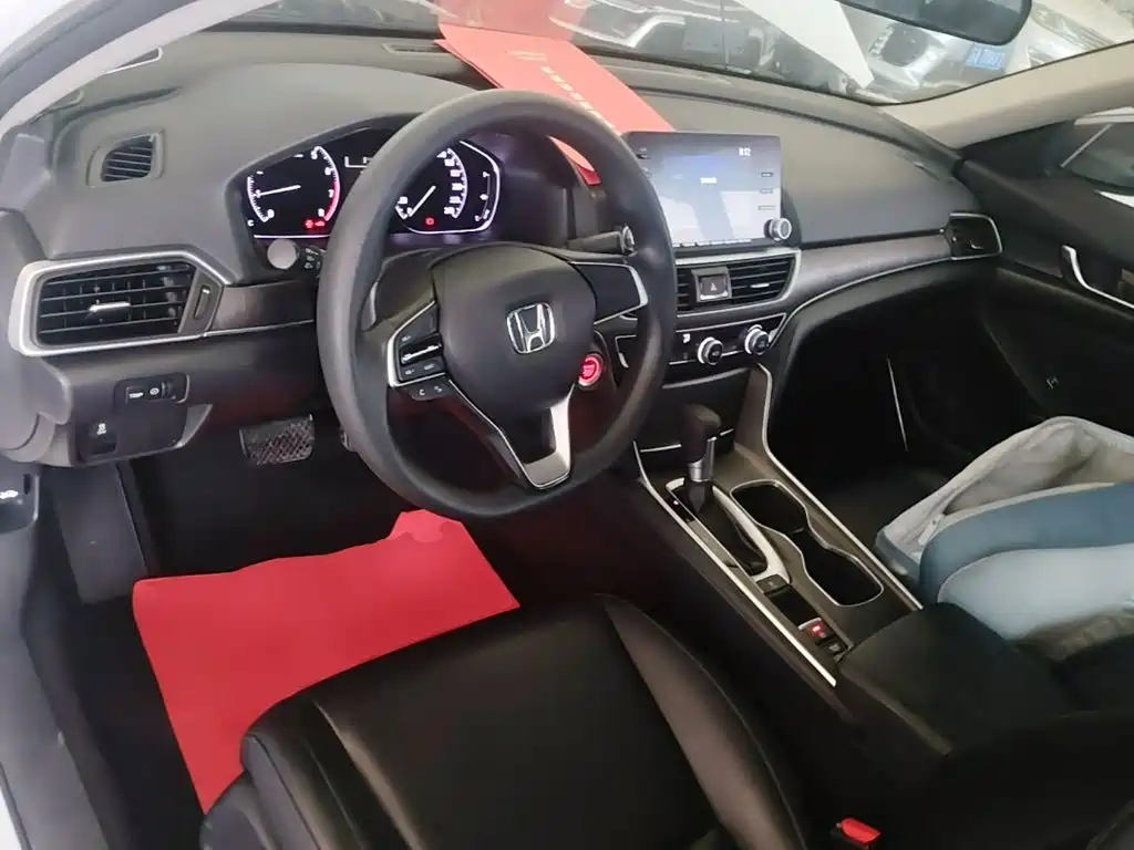 Honda Accord — фото 10