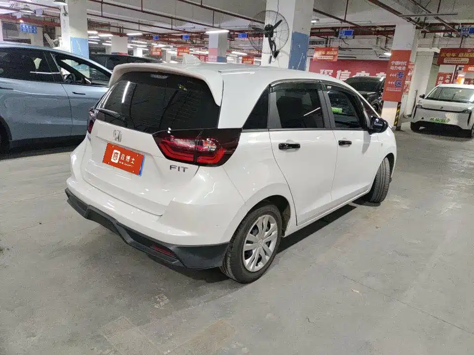 Honda Fit — фото 11