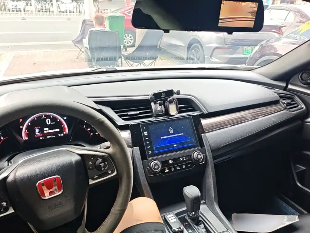 Honda Civic — фото 10
